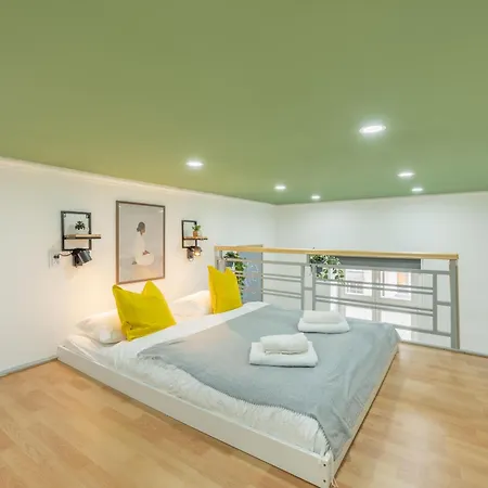 Homely I 28m2 Loft I Elevator I Self Check-in Διαμέρισμα *