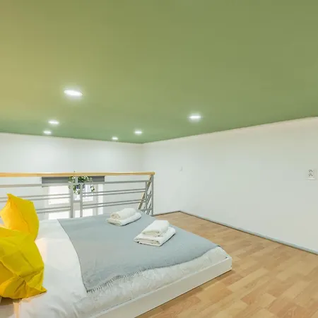 Appartamento Homely I 28m2 Loft I Elevator I Self Check-in Praga