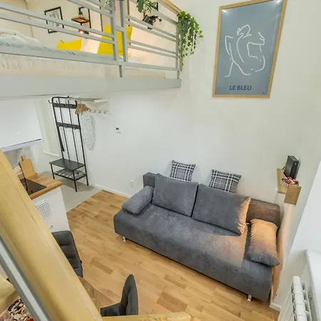 Homely I 28m2 Loft I Elevator I Self Check-in * Praga