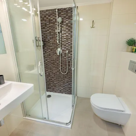 Homely I 28m2 Loft I Elevator I Self Check-in Praga